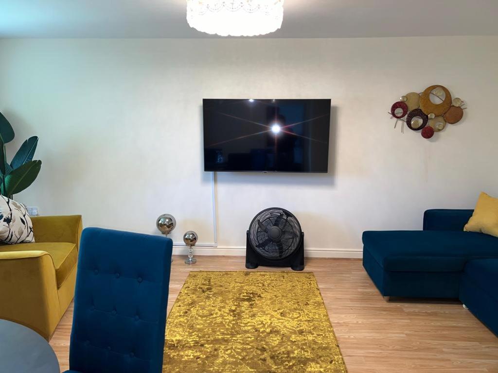 Modern Beautiful Gated Two Bed Apartment Stifford Экстерьер фото
